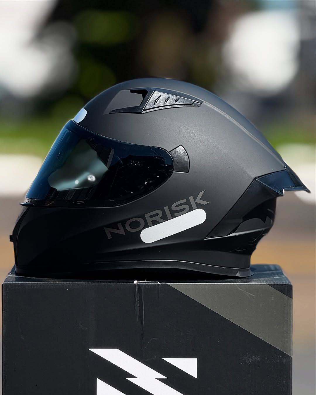 CAPACETE NORISK FLOW MONOCOLOR PRETO FOSCO